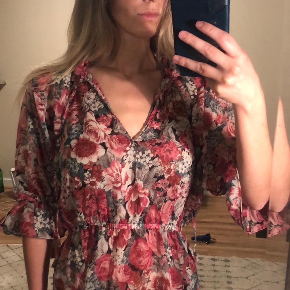 Zara floral blouse. NWT. size small